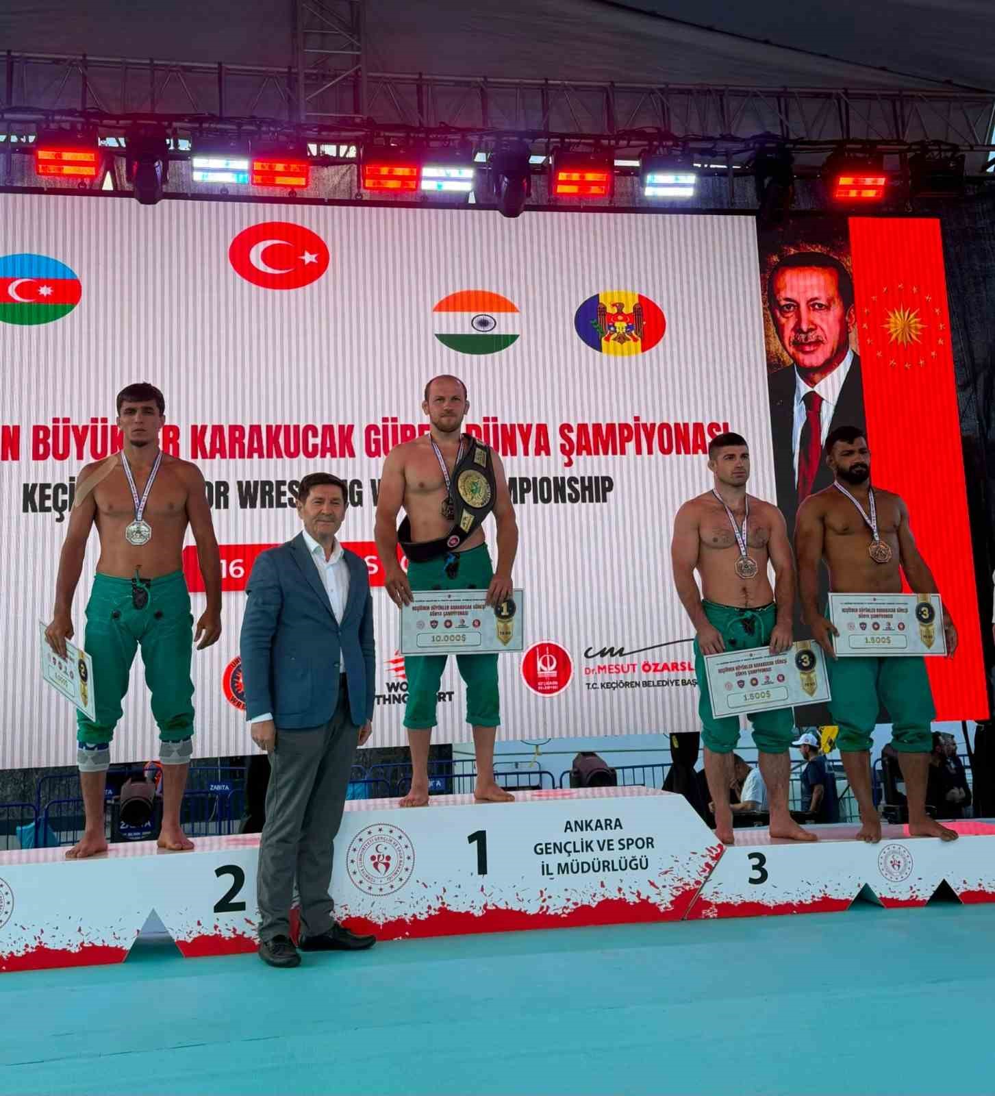 Büyükşehir Belediyesporlu Fazlı Eryılmaz dünya şampiyonu