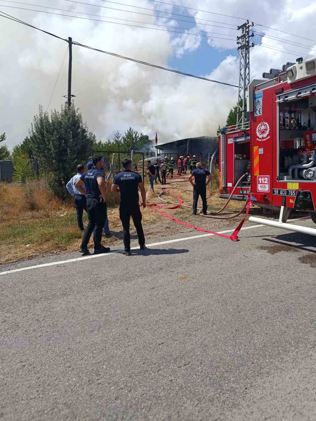Sivas’ta müstakil ev yangında küle döndü