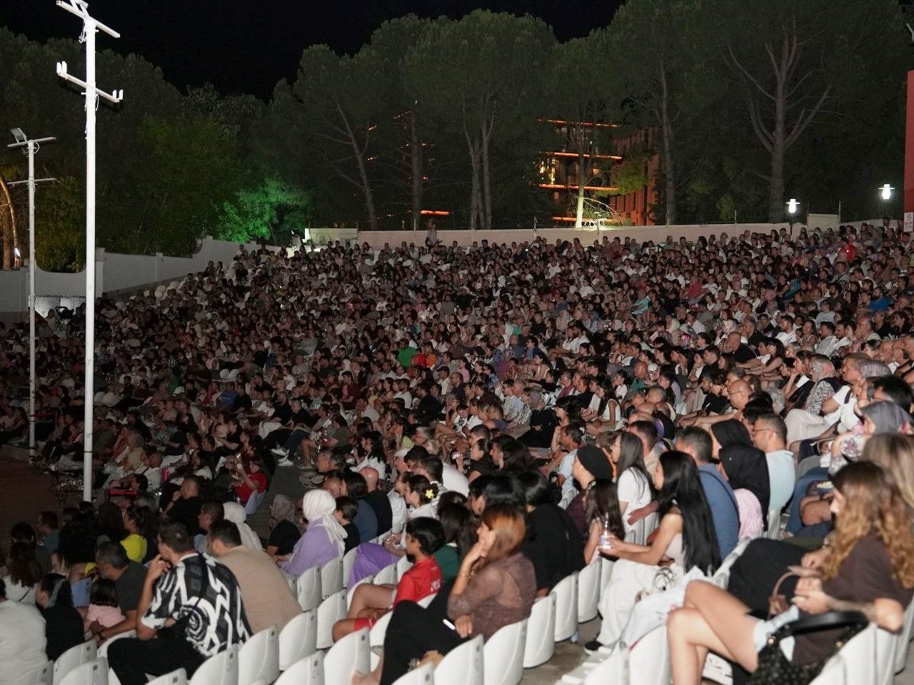 Denizli’de açık hava sinema günleri devam ediyor