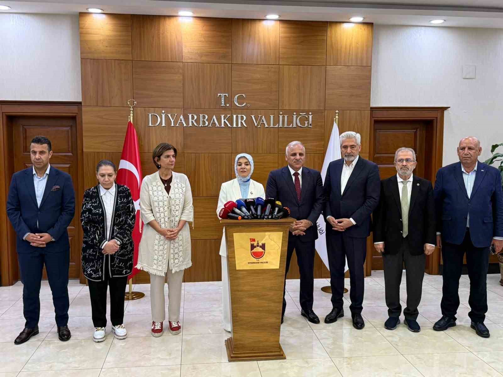Bakan Göktaş: "Bu topraklar terörden bu kadar çekerken aileler maalesef parçalandı"