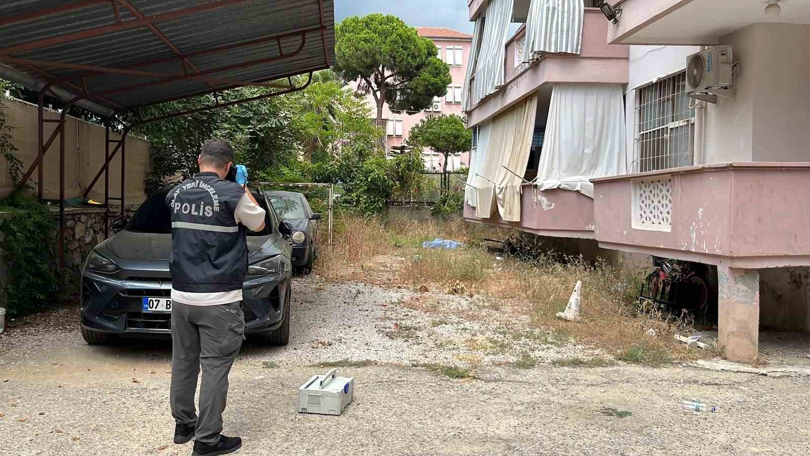 Alanya’da balkondan düşen yaşlı kadın hayatını kaybetti