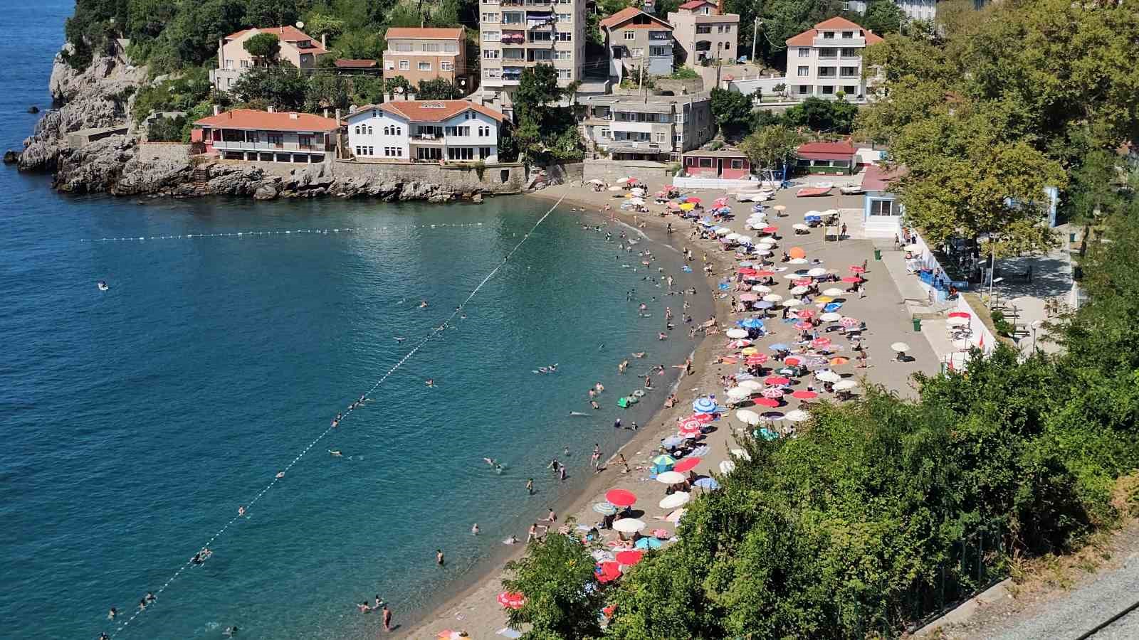Denize giriş yasağı sona erdi, Kapuz’a akın ettiler
