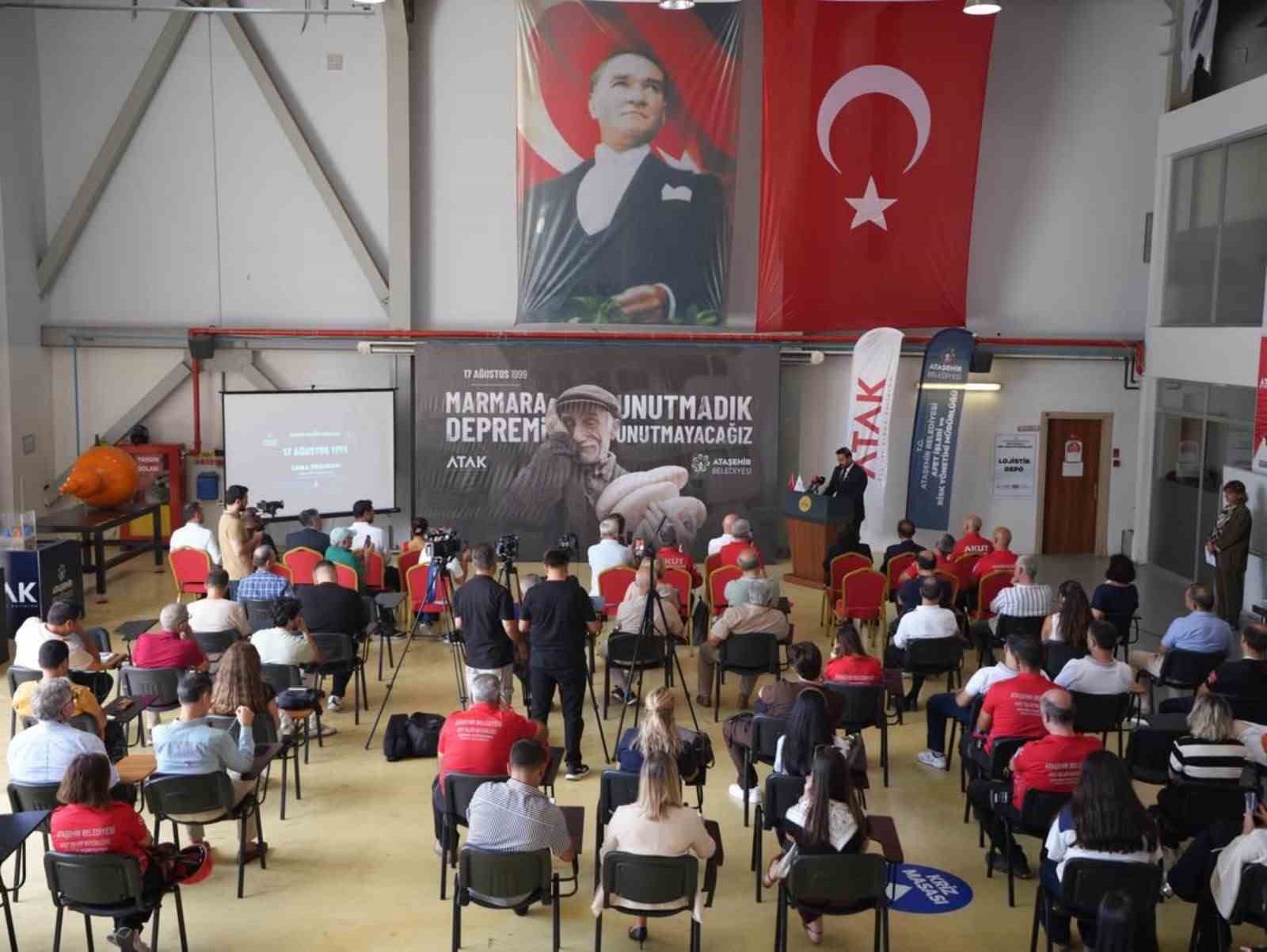 Ataşehir’de 17 Ağustos deprem şehitleri anıldı: "Deprem değil, hazırlıksızlık felaket getirir"