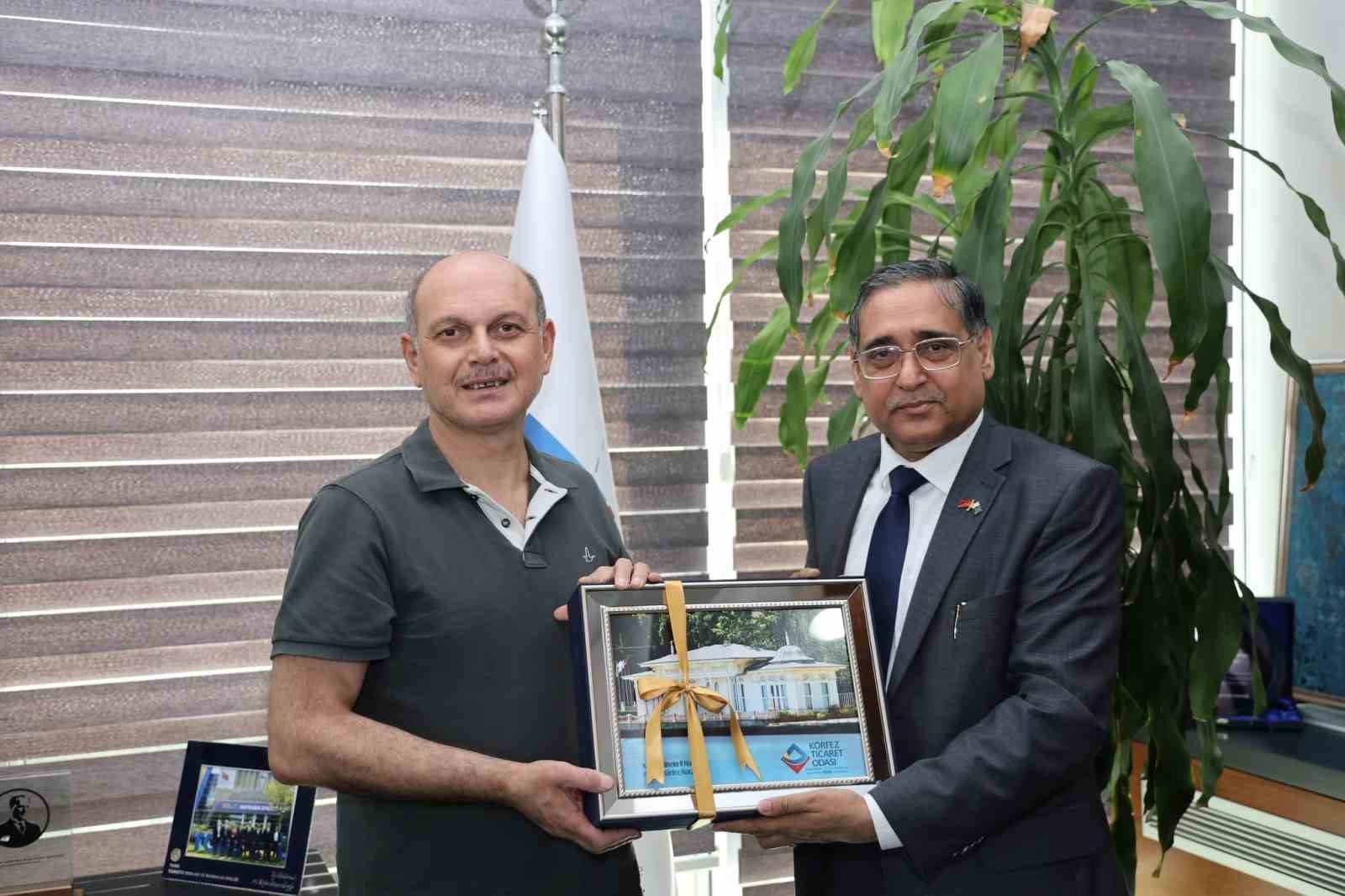 Körfez ve İslamabad arasında protokol