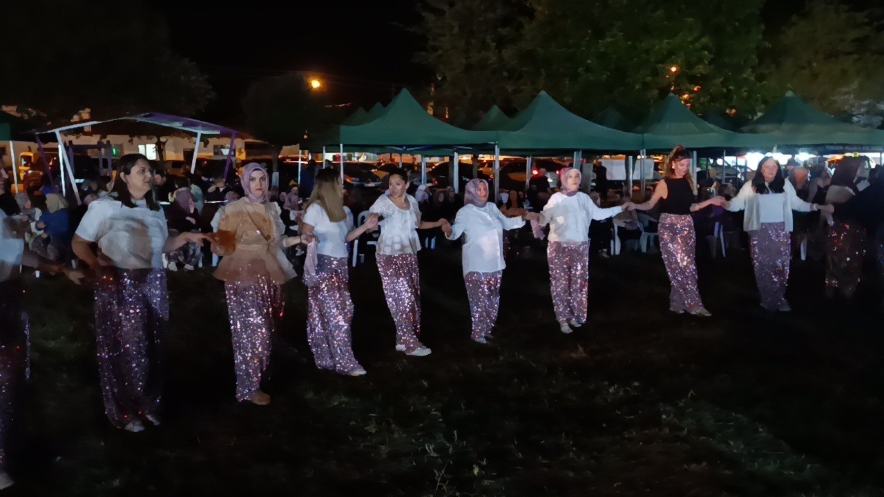 Köylü kadınlardan unutulmaz şalvar gecesi