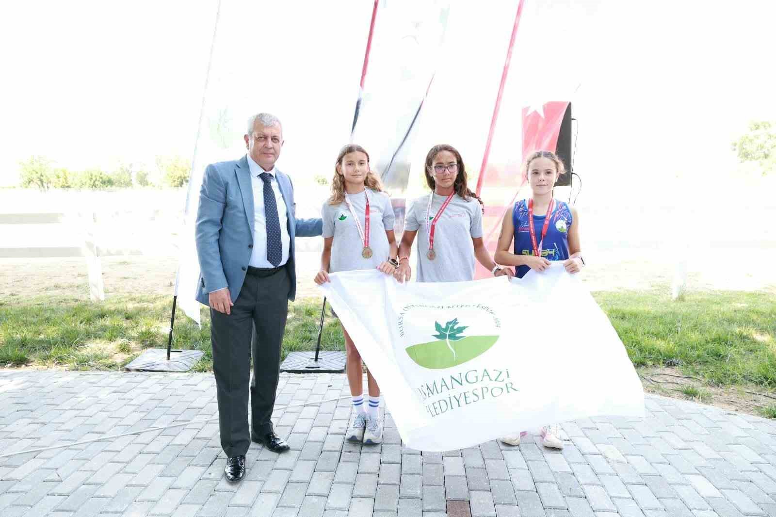 Osmangazi Belediyesi gençleri spor yapmaya teşvik ediyor