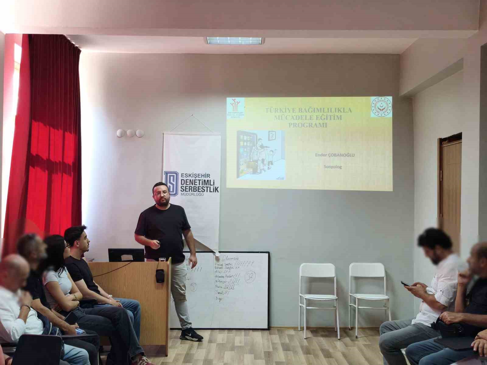 Eskişehir’de yükümlülere tütün ve zararları anlatıldı