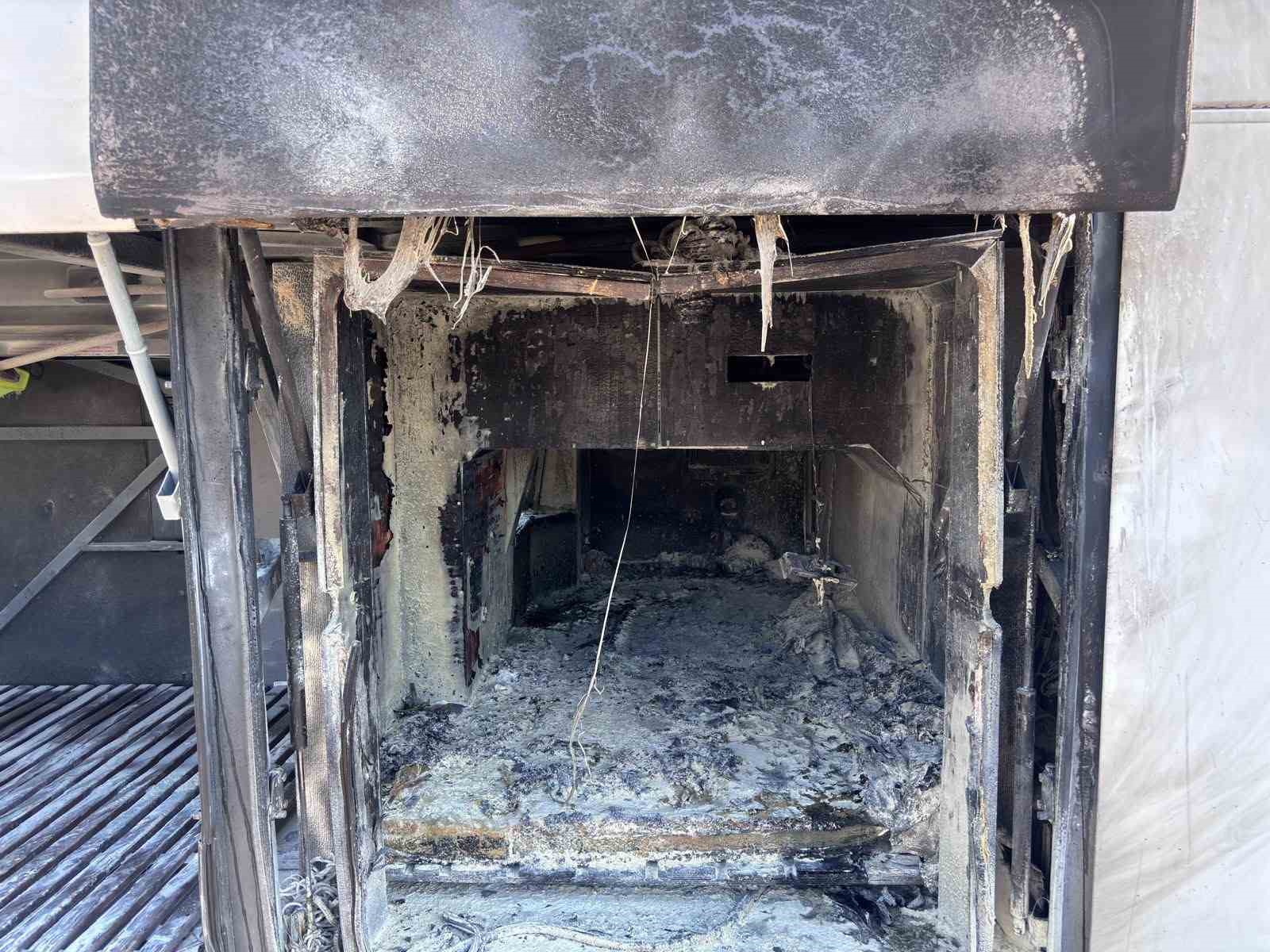 Eskişehir’de yolcu otobüsünde yangın çıktı, yolcular son anda tahliye edildi