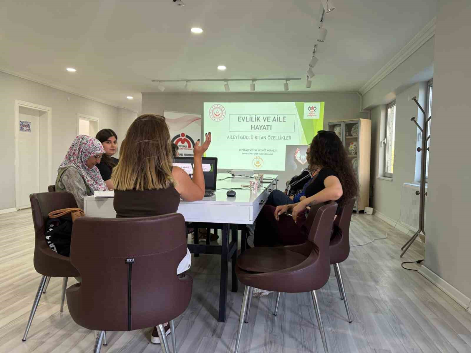 Eskişehir’de ’Aile Eğitim Programı’ kapsamında bilgilendirme yapıldı
