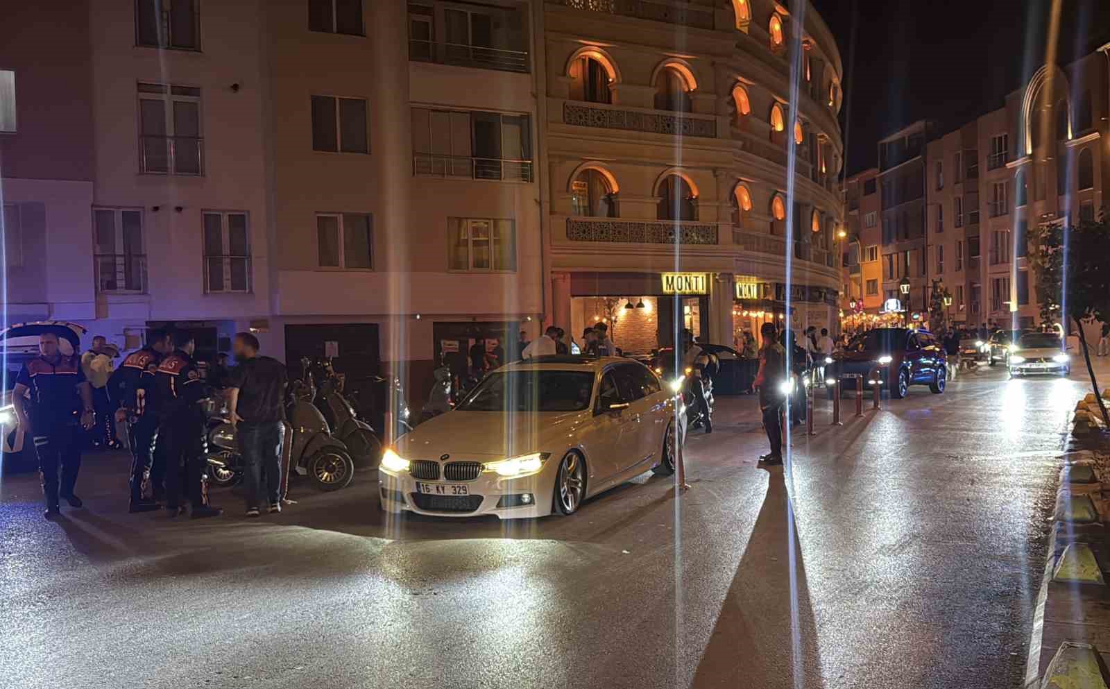 Eskişehir’de polisten araç gürültüsünün yoğun olduğu sokakta kapsamlı denetim