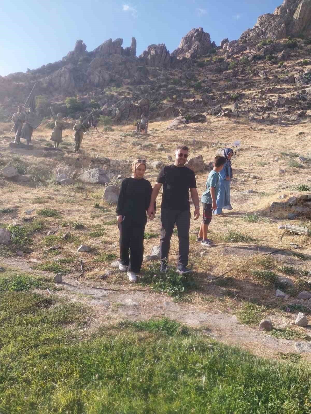 Sivrihisar’daki heykel müzesi turistlerin ilgisini çekiyor