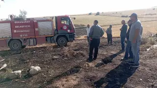Ocaklıktan çıkan kıvılcımlar otluk alanda yangına neden oldu