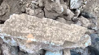 Alt yapı çalışmaları esnasında kepçeyle kazı yapılırken mozaik bulundu