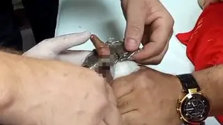 Bitlis’te parmağı çelik halkaya sıkışan çocuk itfaiye ekiplerince kurtarıldı