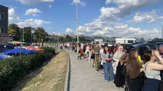 Yenikapı’da konser öncesi kilometrelerce insan ve araç kuyruğu oluştu
