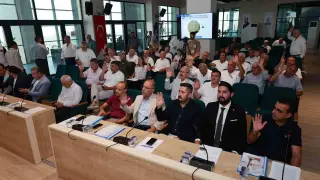 Hatay büyükşehir Belediyesi, savaşın izlerinin silindiği Suriye’nin 2 kentine araç hibe edecek