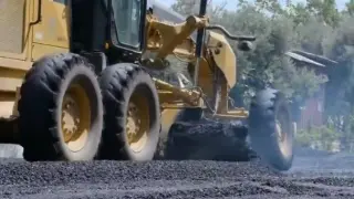 Antakya’da Akasya ve Güzelburç mahallelerinde yollar asfaltlandı