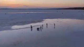 Tuz Gölü, gün batımındaki doğal güzelliğiyle etkiledi