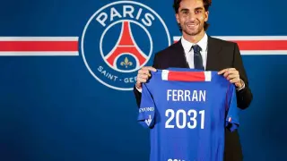 PSG, Ferran Torres’i kadrosuna kattı