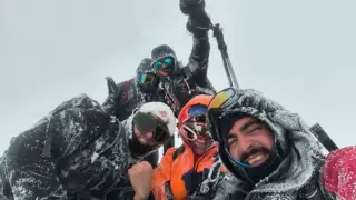 Ağrı Dağı’na tırmanan dağcılar Ağustos ayında kar fırtınasına yakalandı