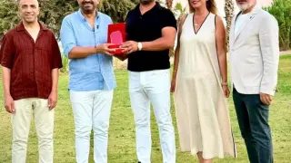 Yüksek lisans tezini plajda hayata geçiren çevreci işletmeciye ödül