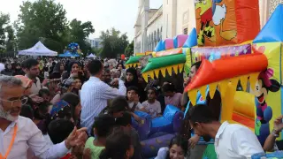 Adana’da cami avlusu çocuklarla renklendi