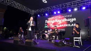 Çarşı Melikgazi’de nostaljik şarkılar gönülleri fethetti