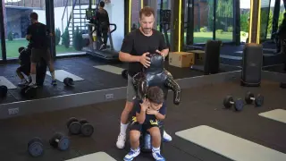 Enkaz altından minderin zirvesine