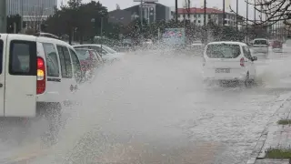 Sağanak sonrası toprak kayması: Erzincan-Sivas yolu kapandı