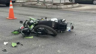 Burdur’da otomobil ile çarpışan motosikletin sürücüsü ağır yaralandı