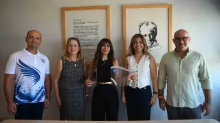 Kuşadası’nda kulaçlar kız öğrencilerin eğitimine destek olmak için atılacak