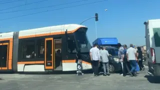 Eskişehir’de tramvay ile araç çarpıştı, seferlerde aksama yaşandı