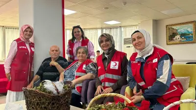 Kızılay’dan huzurevi sakinlerine fındık ikramı