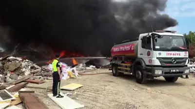 Geri dönüşüm tesisinde yangın paniği