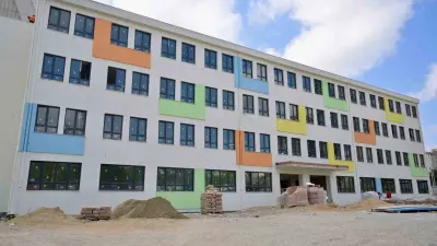 Esenyurt’ta yarım kalan projeler bir bir tamamlanıyor