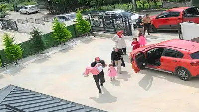 Köpeğe çarpan sürücü kaçtı, 10 yaşındaki kız baygınlık geçirdi