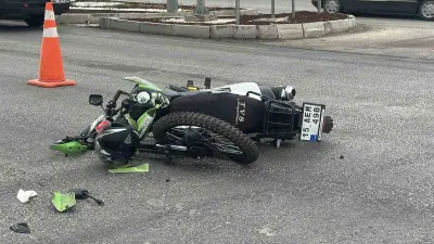 Burdur’da otomobil ile çarpışan motosikletin sürücüsü ağır yaralandı