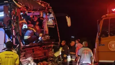 Gaziantep’te yolcu otobüsü tırla çarpıştı: 2 ölü, 22 yaralı