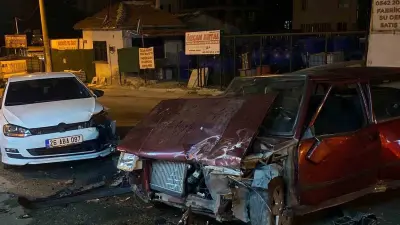 Eskişehir’de 2 otomobil kafa kafaya çarpıştı