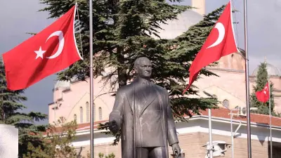 Başkan Ünlüce: "Kahramanlıkla kazanılan, gururla kutlanan zaferin 104. yılı kutlu olsun"