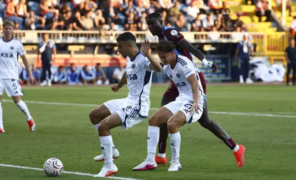 Trendyol Süper Lig: Kasımpaşa: 0 - Trabzonspor: 1 (İlk yarı)