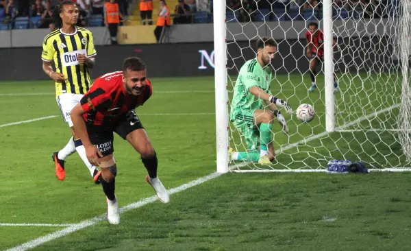 Trendyol Süper Lig: Gençlerbirliği: 2 - Fenerbahçe: 1 (Maç sonucu)