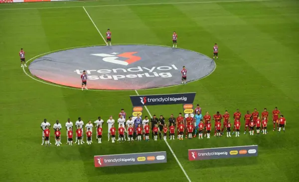 Trendyol Süper Lig: Samsunspor: 0 - Göztepe: 1 (Maç devam ediyor)