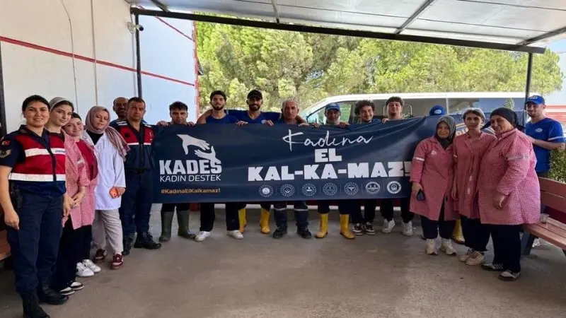 Jandarmadan vatandaşlara KADES bilgilendirmesi