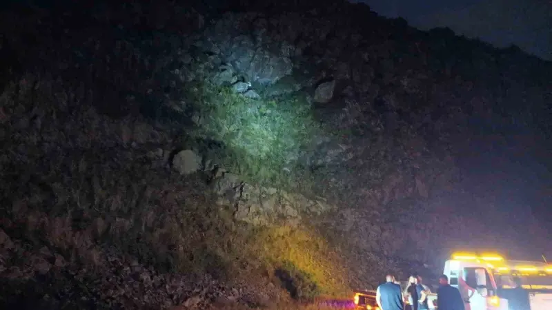 Kars’ta kayalıklardan düşen şahıs hayatını kaybetti