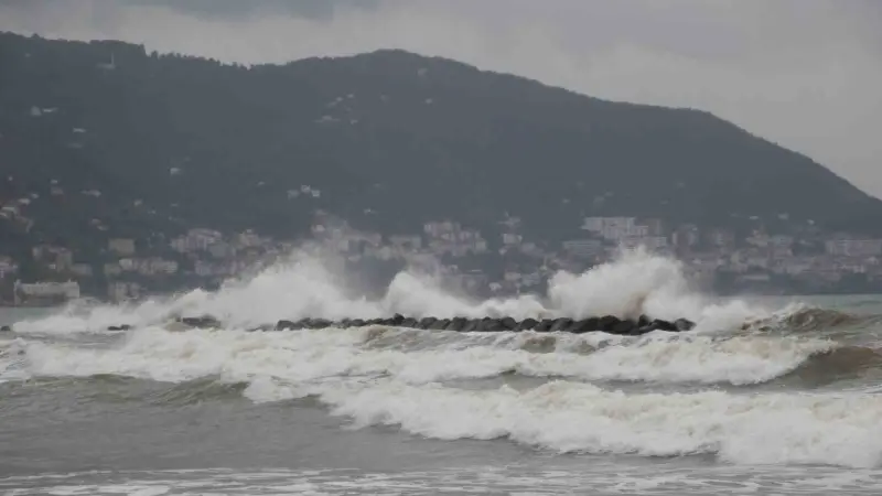Karadeniz hırçınlaştı