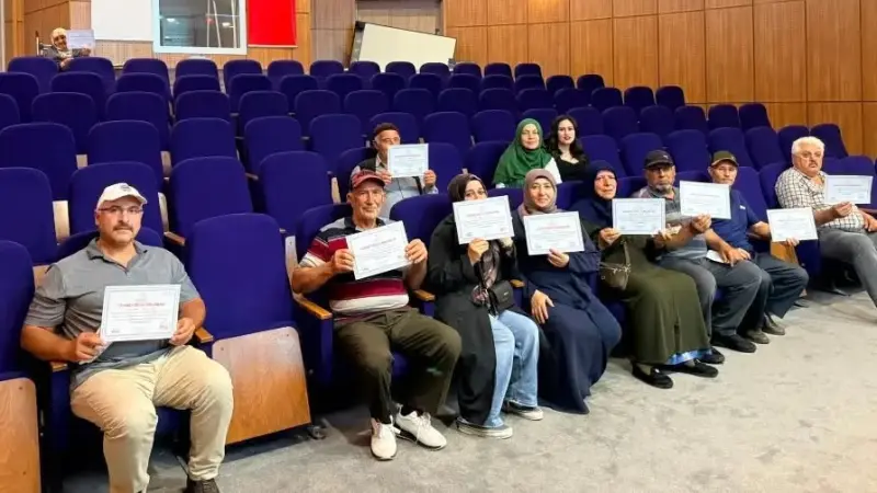 Diyabet Okulu’nda eğitim alan hastalara diplomaları verildi