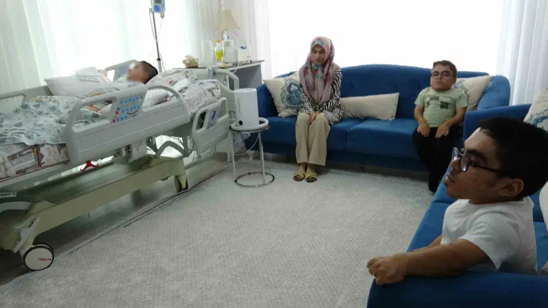 3 engelli çocuğuna bakan annenin yürek burkan mücadelesi
