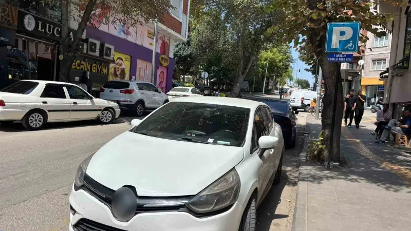 Ters yönden gelen sürücüsü uyarılara kulak asmadı