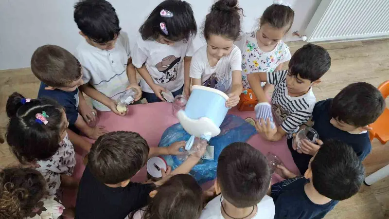 Kur’an kursu öğrencilerinden unutulmayacak bağış
